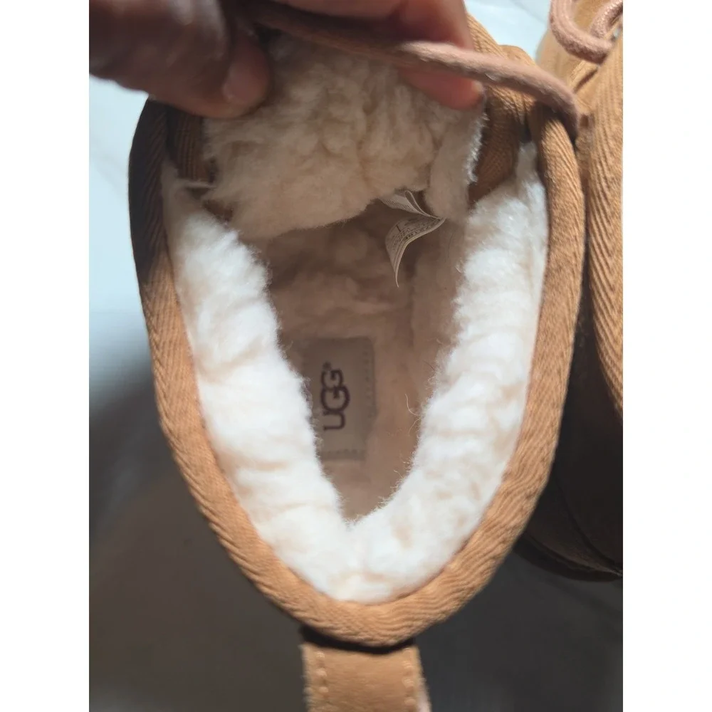 UGG